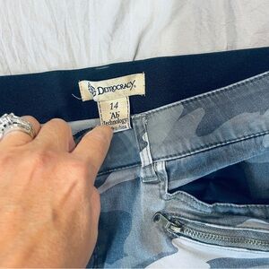 Democracy sz 14 army print/ camo pants